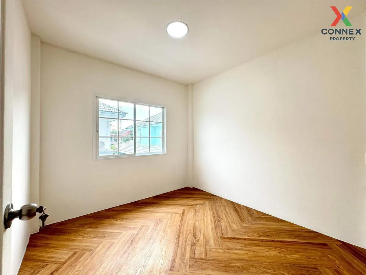 For Sale Townhouse/Townhome  , Saptepa-Pitpimook , newly renovate