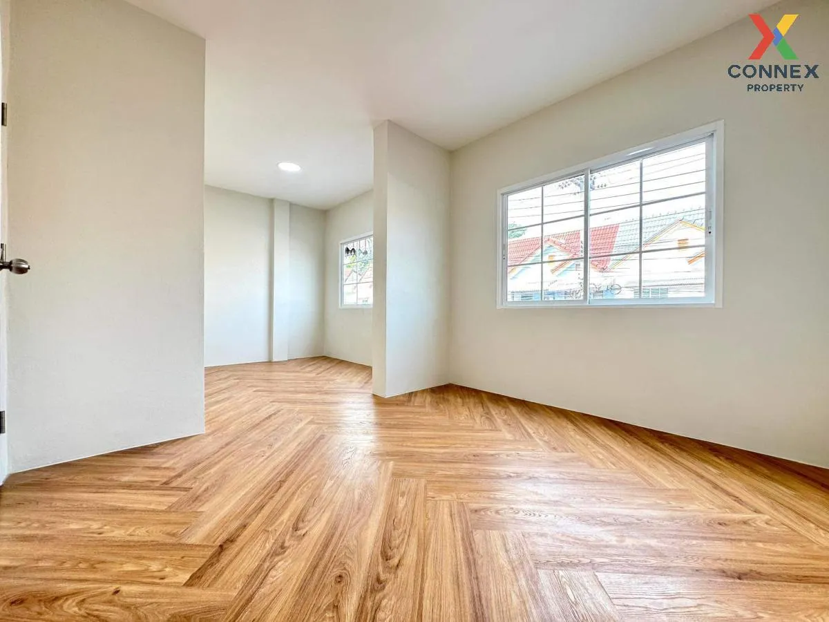 For Sale Townhouse/Townhome  , Saptepa-Pitpimook , newly renovate