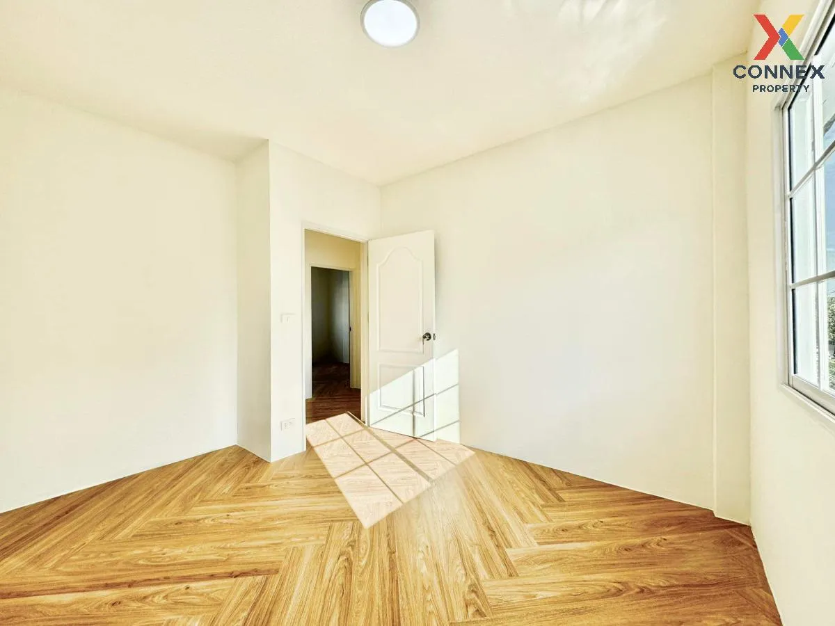 For Sale Townhouse/Townhome  , Saptepa-Pitpimook , newly renovate