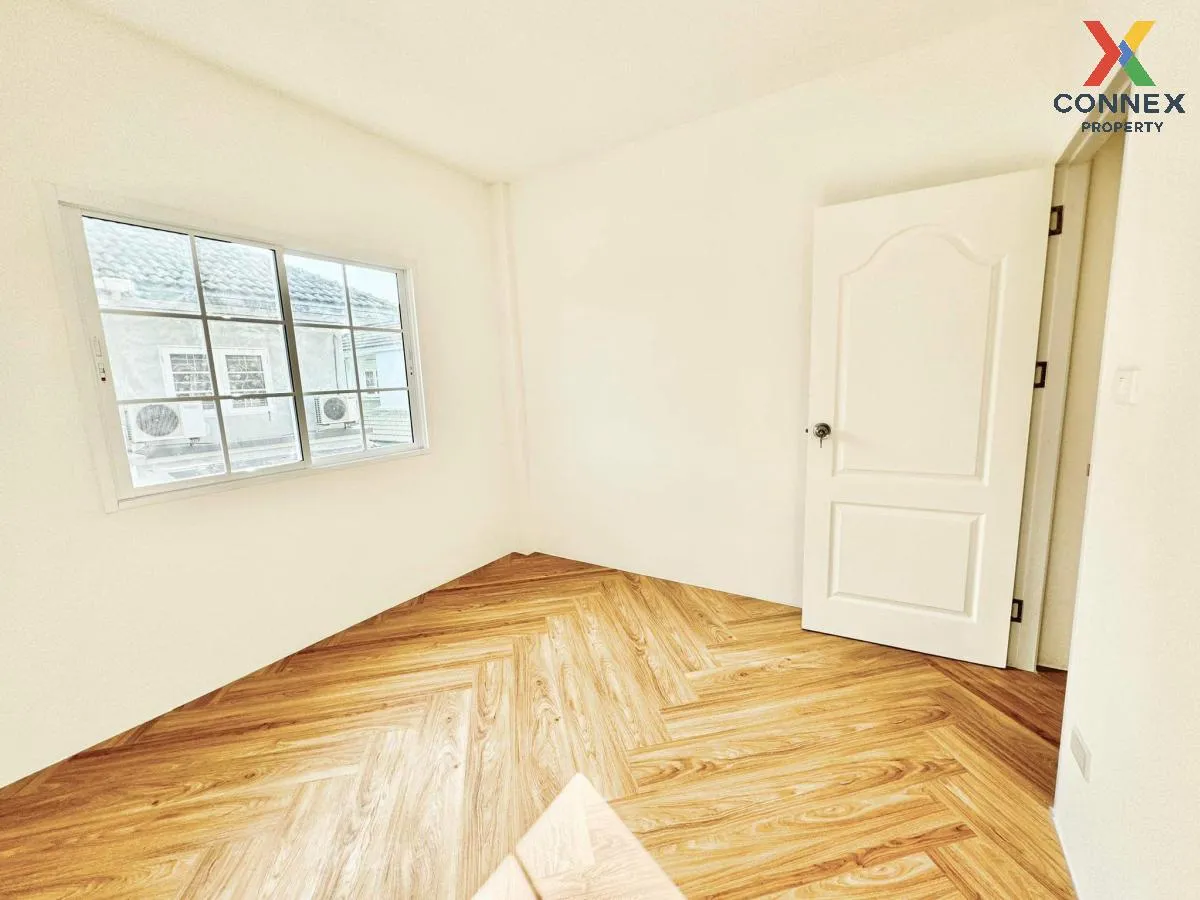 For Sale Townhouse/Townhome  , Saptepa-Pitpimook , newly renovate