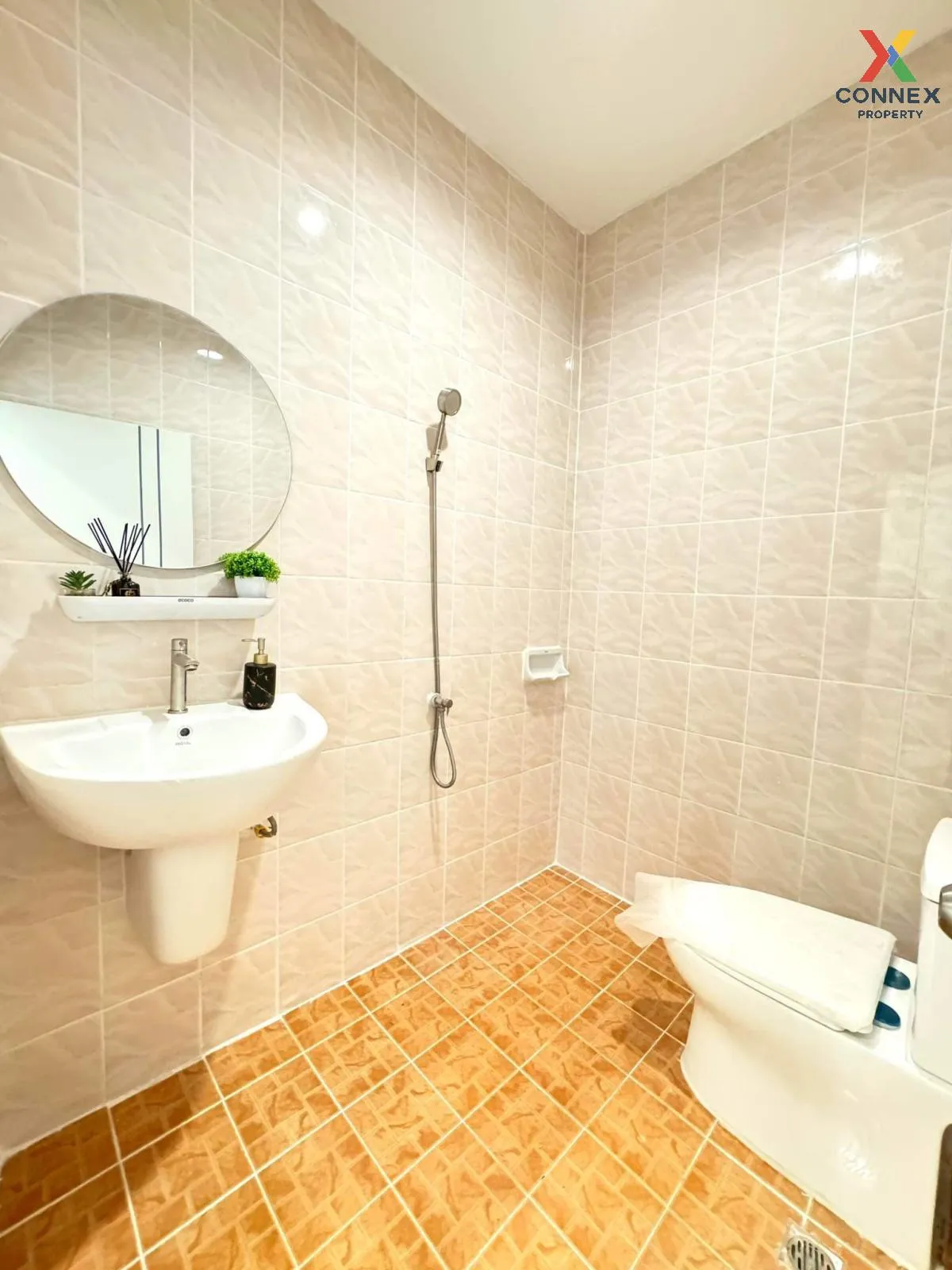 For Sale Townhouse/Townhome  , Saptepa-Pitpimook , newly renovate