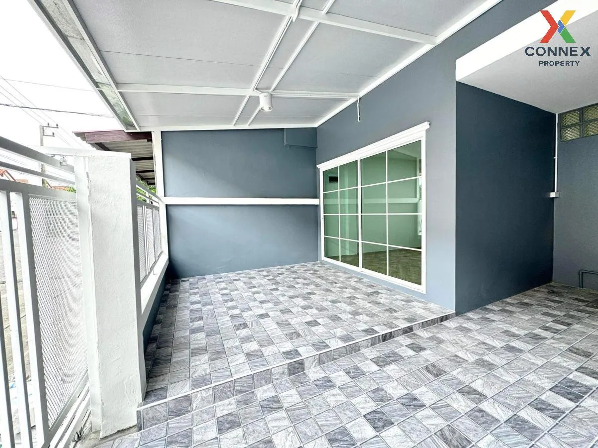 For Sale Townhouse/Townhome  , Saptepa-Pitpimook , newly renovate 2