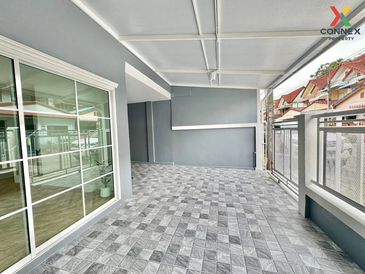 For Sale Townhouse/Townhome  , Saptepa-Pitpimook , newly renovate 3