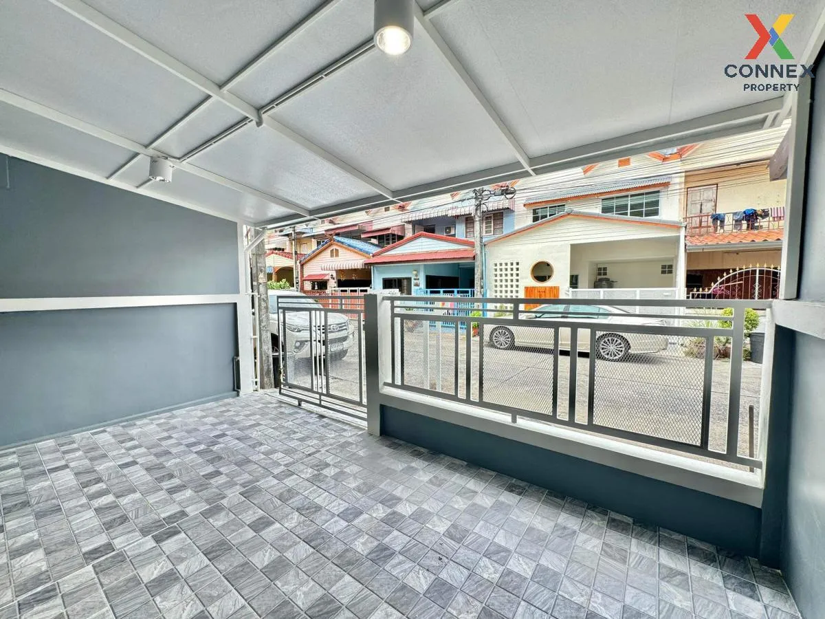 For Sale Townhouse/Townhome  , Saptepa-Pitpimook , newly renovate 4