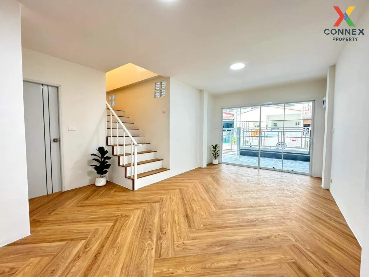 For Sale Townhouse/Townhome  , Saptepa-Pitpimook , newly renovate