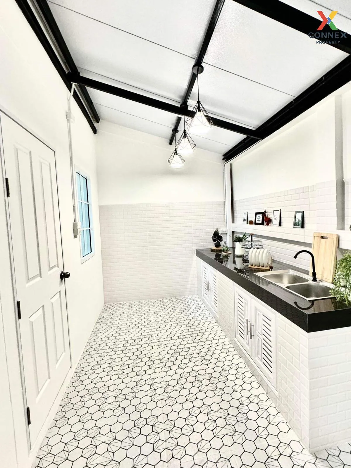 For Sale Townhouse/Townhome  , Saptepa-Pitpimook , newly renovate