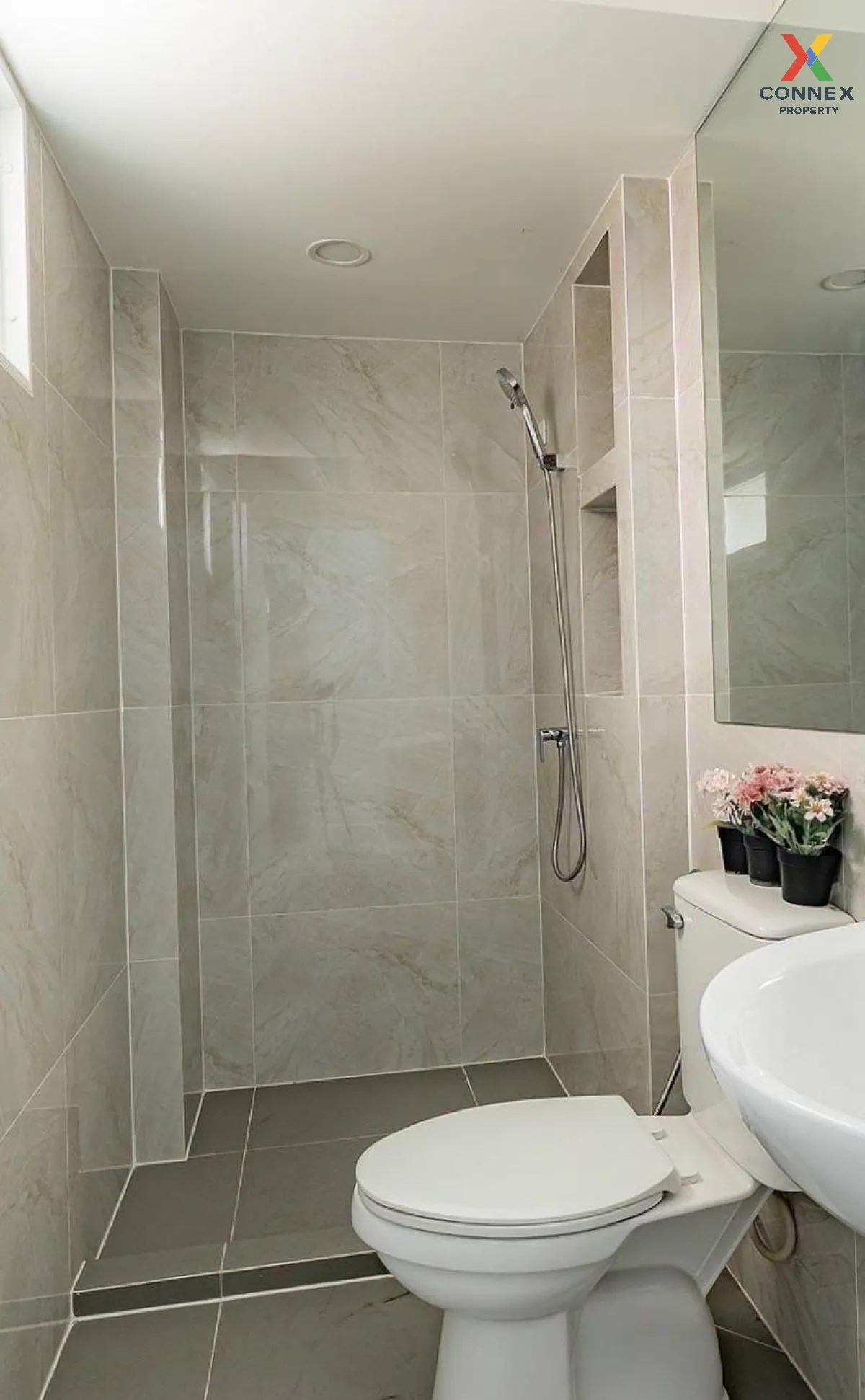 For Sale House , Grandio Ramintra – Wongwaen , corner unit , Tha 