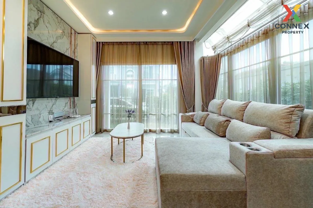 For Sale House , Grandio Ramintra – Wongwaen , corner unit , Tha 