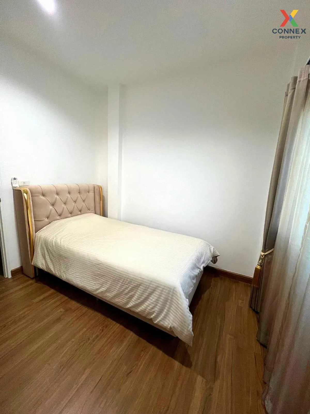 For Sale House , Grandio Ramintra – Wongwaen , corner unit , Tha 