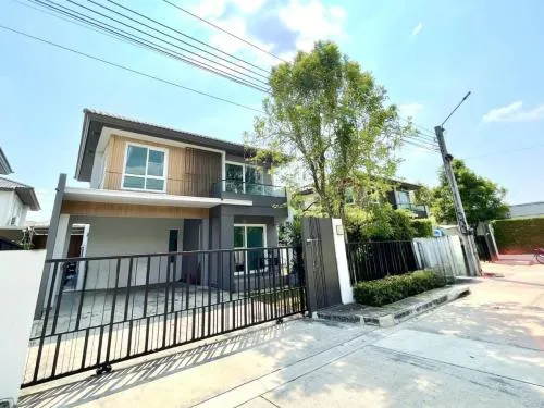 ขายบ้าน  มัณฑนา ศรีนครินทร์-ร่มเกล้า หน้ากว้าง มีนบุรี เขต มีนบุรี กรุงเทพ CX-93489