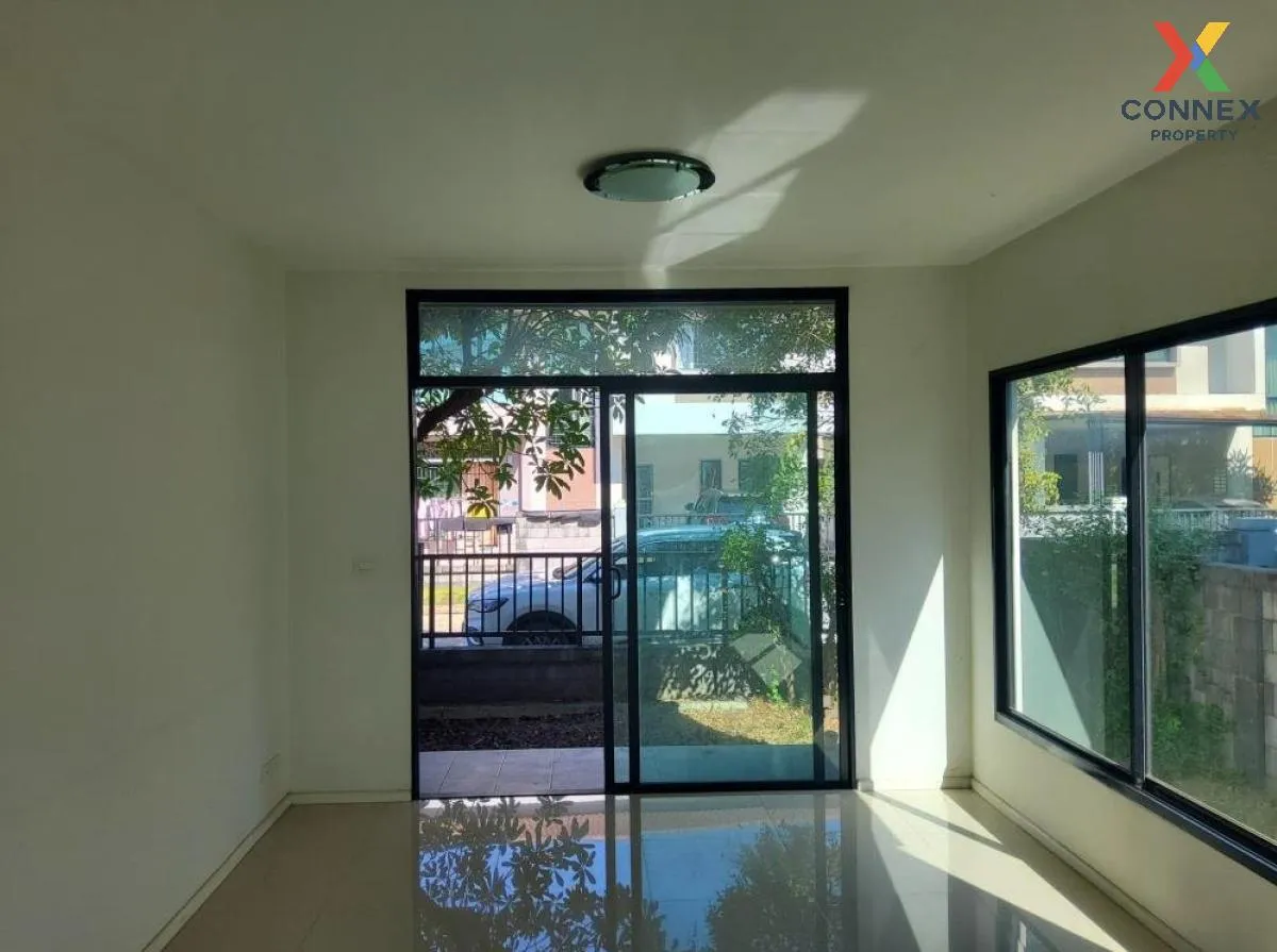 For Sale House , Casa Ville Ramintra-Wongwaen 2 , Tha Raeng , Ban