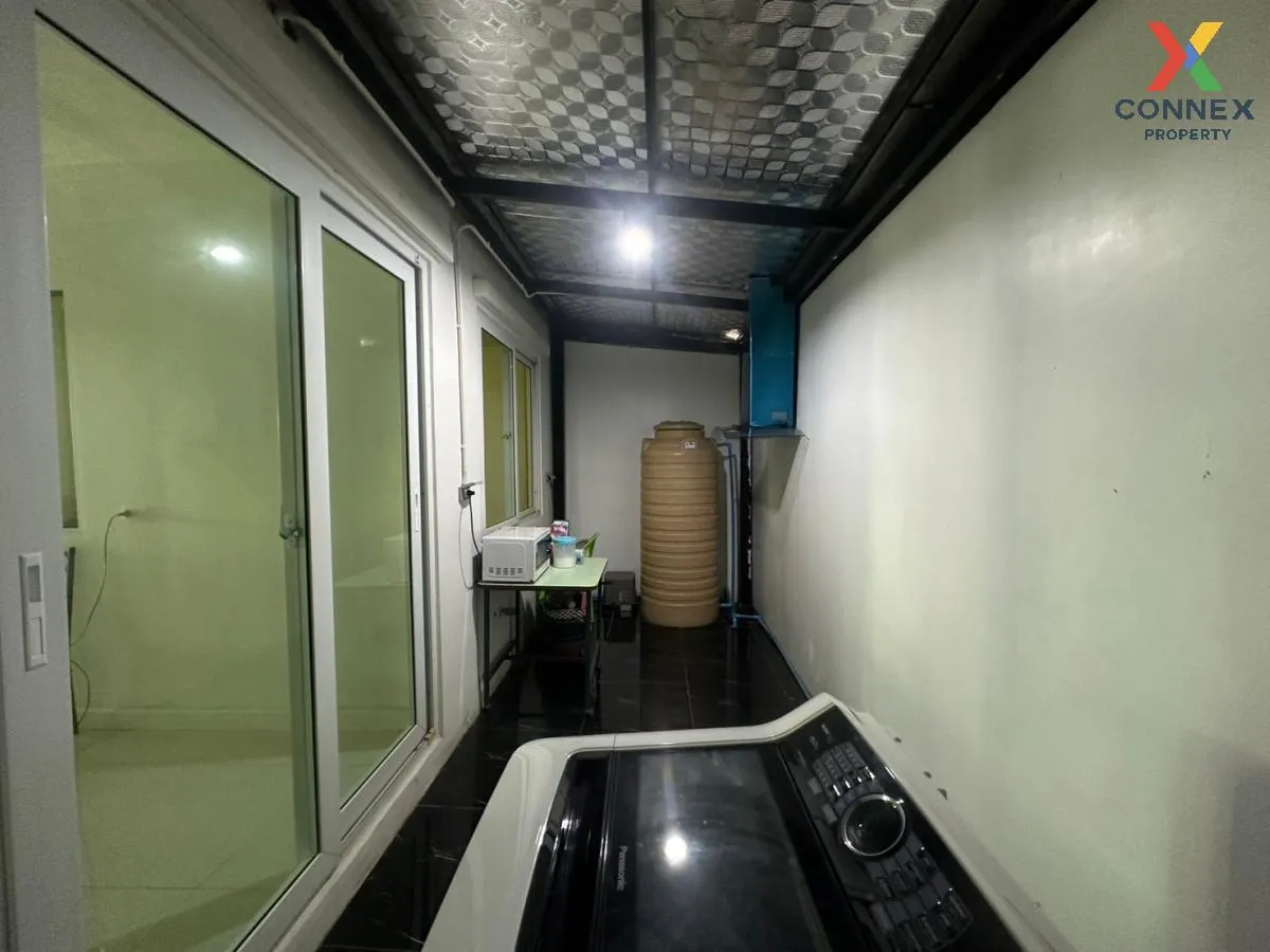 ขายทาวน์เฮ้าส์/ทาวน์โฮม  เบล็สซิตี้ พาร์ค สุขุมวิท-บางปู ท้ายบ้าน