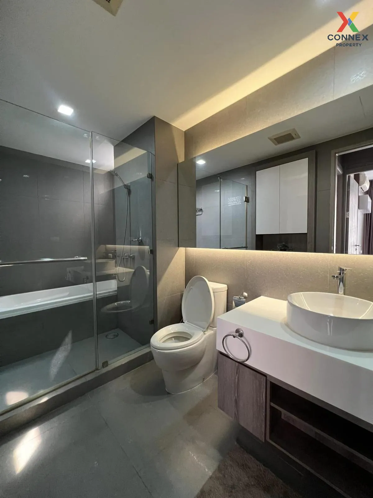 เช่าคอนโด  ทราเพโซ สุขุมวิท 16 MRT-ศูนย์การประชุมแห่งชาติสิริกิติ