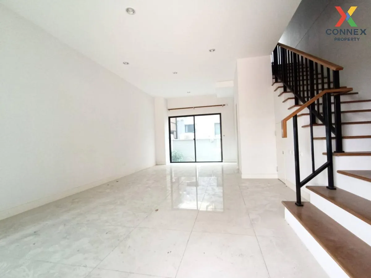 For Sale Townhouse/Townhome  , Baan Klang Muang Rama 9-Krungthep 