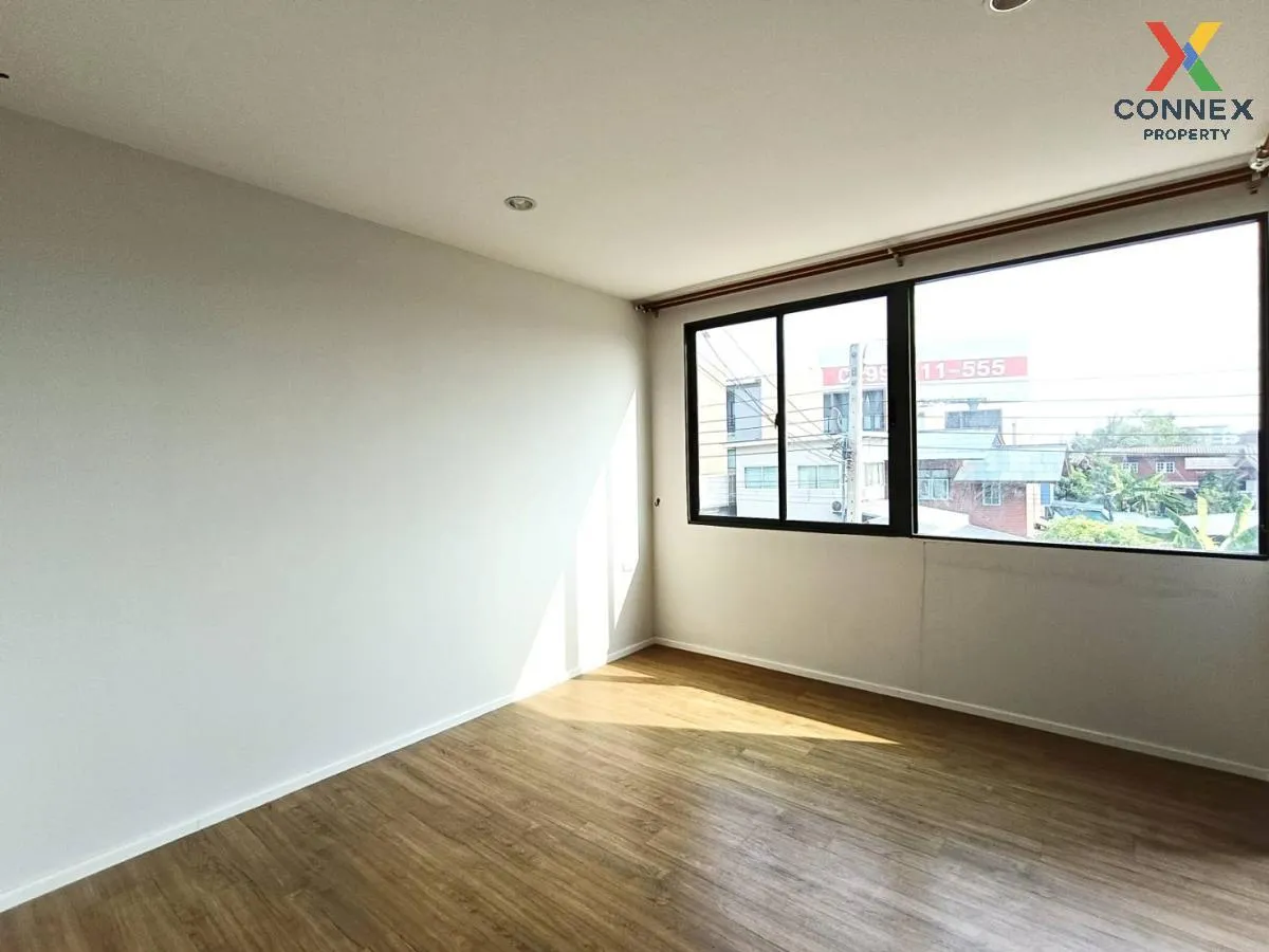 For Sale Townhouse/Townhome  , Baan Klang Muang Rama 9-Krungthep 