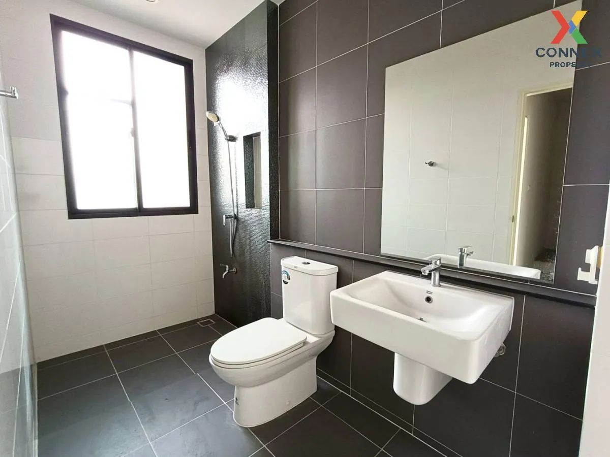 For Sale Townhouse/Townhome  , Baan Klang Muang Rama 9-Krungthep 