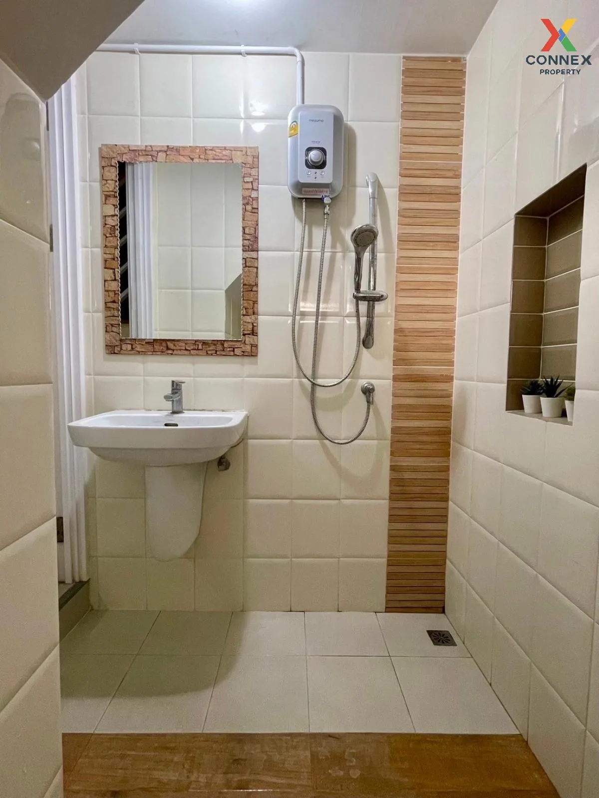 ขายทาวน์เฮ้าส์/ทาวน์โฮม  โกลเด้น ทาวน์ บางนา-กิ่งแก้ว ราชาเทวะ บา