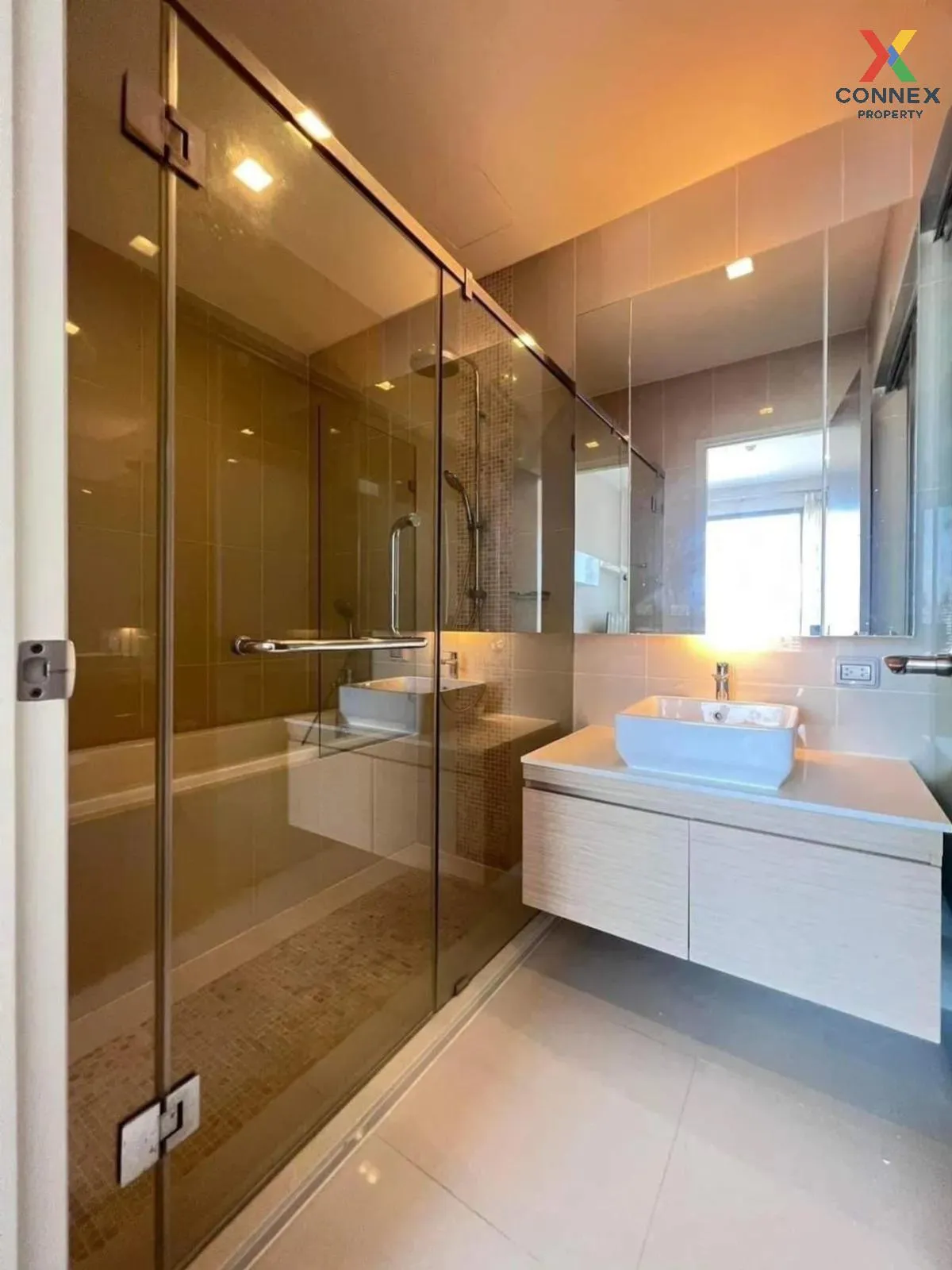 เช่าคอนโด  คิว อโศก MRT-เพชรบุรี มักกะสัน เขต ราชเทวี กรุงเทพ CX-