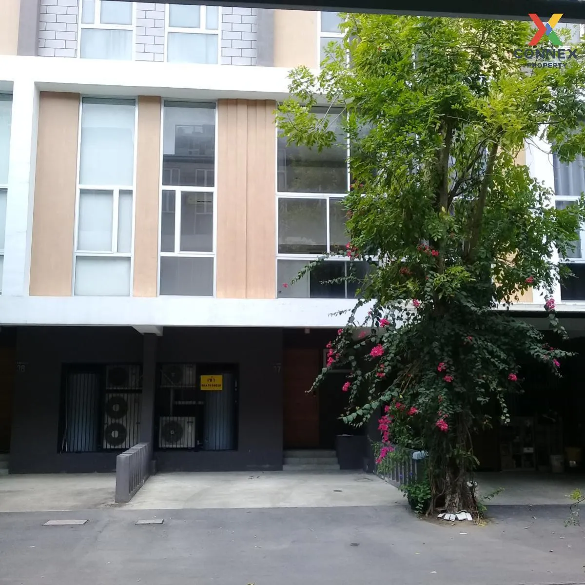 ขายทาวน์เฮ้าส์/ทาวน์โฮม  ไซมิส บลอสซั่ม แอท แฟชั่น MRT-วงแหวนตะวั 1