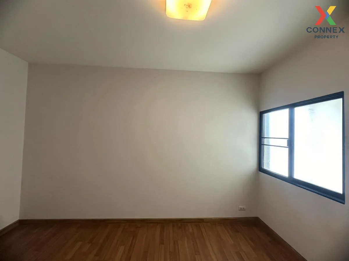 For Sale Townhouse/Townhome  , Casa City Wongwaen-Lamlukka , Buen