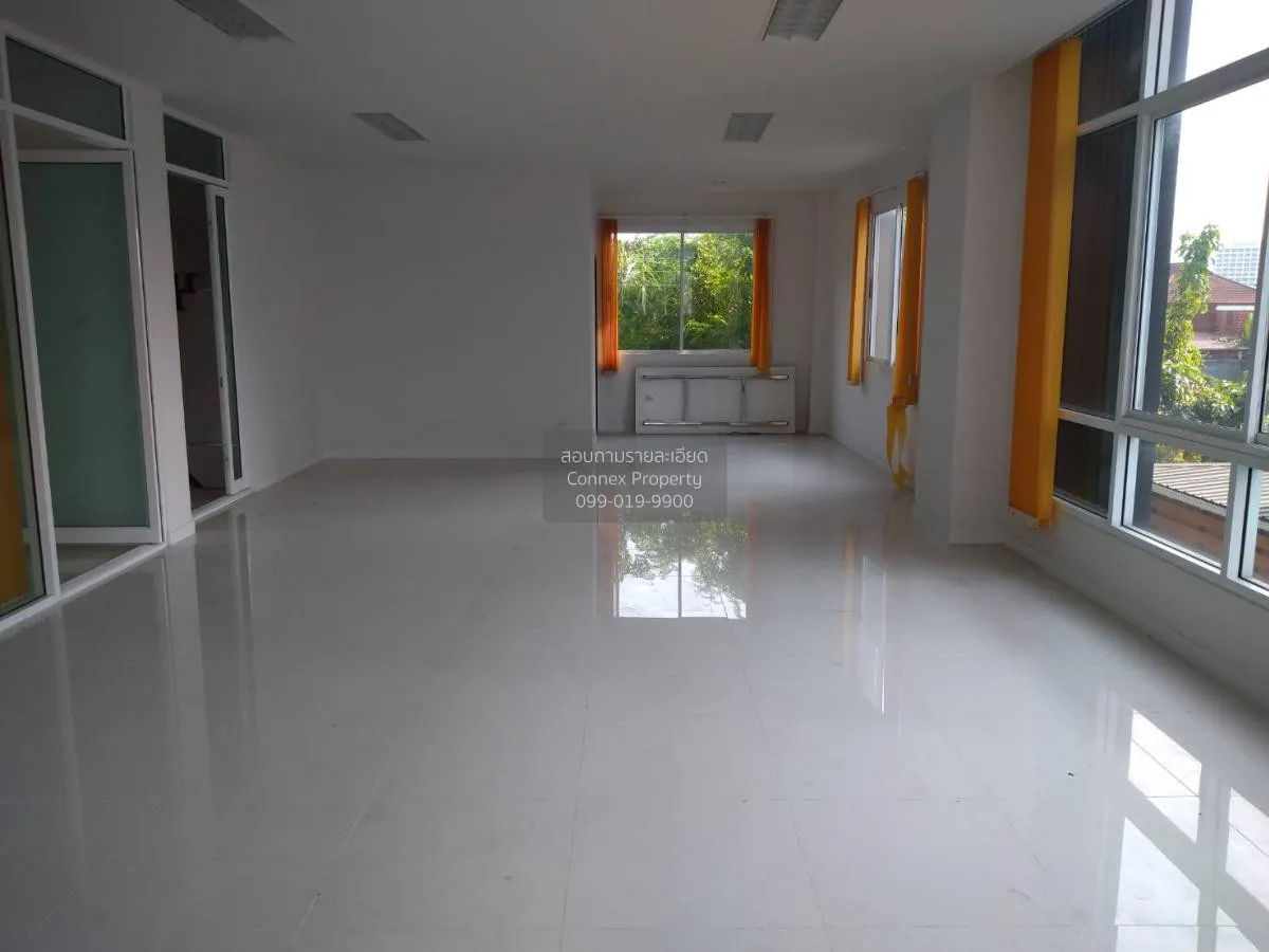 ขายโฮมออฟฟิศ  บิซ แกลเลอเรีย ชั้นสูง ห้องมุม หน้ากว้าง นวลจันทร์ 