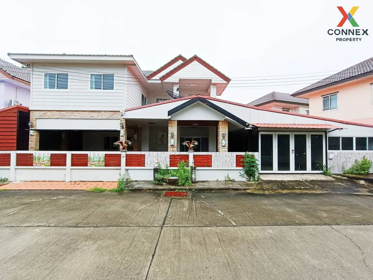 For Sale House , BAAN LAPAWAN 15 , corner unit , wide frontage ,  1