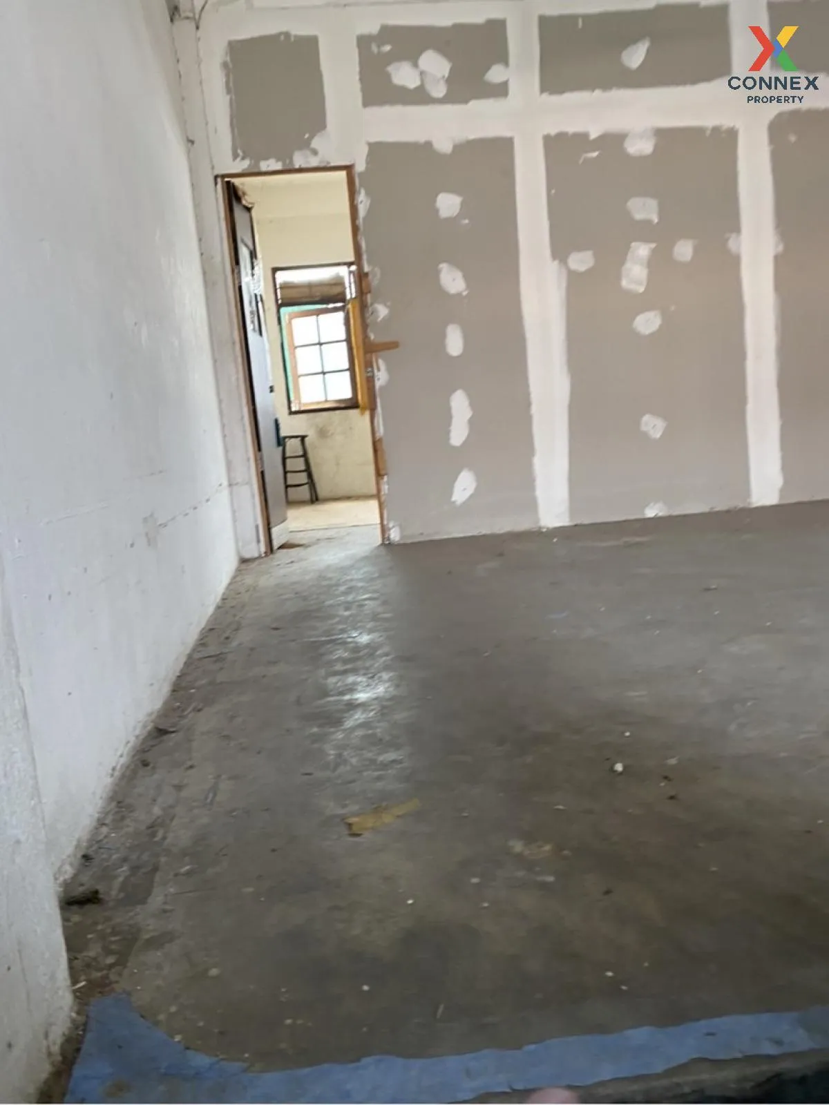 For Rent For Rent Commercial building, 3.5 floors , corner,Soi Pr For Rent For Rent Commercial building, 3.5 floors , corner,Soi Pr 4