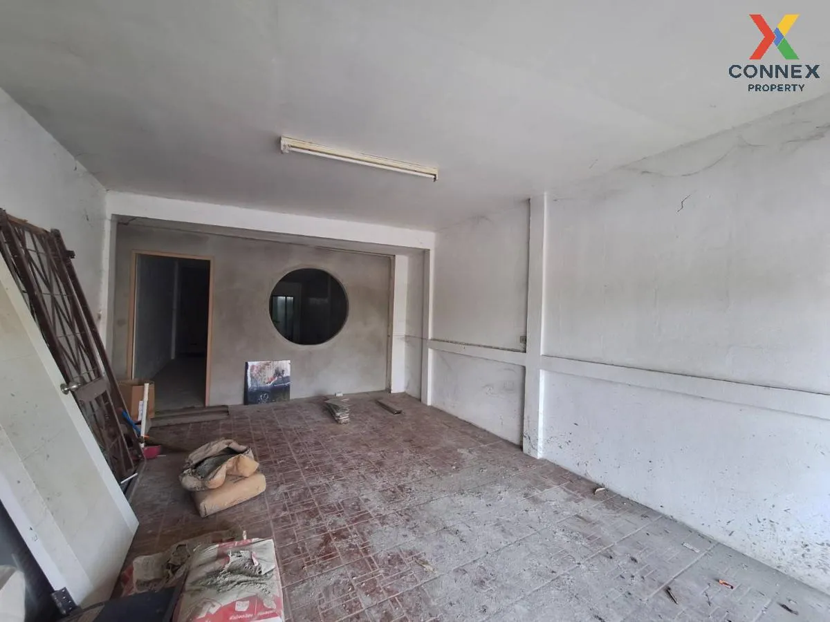 For Sale Townhouse mainroad Nakhon Phatom , Sam Khwai Phueak , mu For Sale Townhouse mainroad Nakhon Phatom , Sam Khwai Phueak , mu