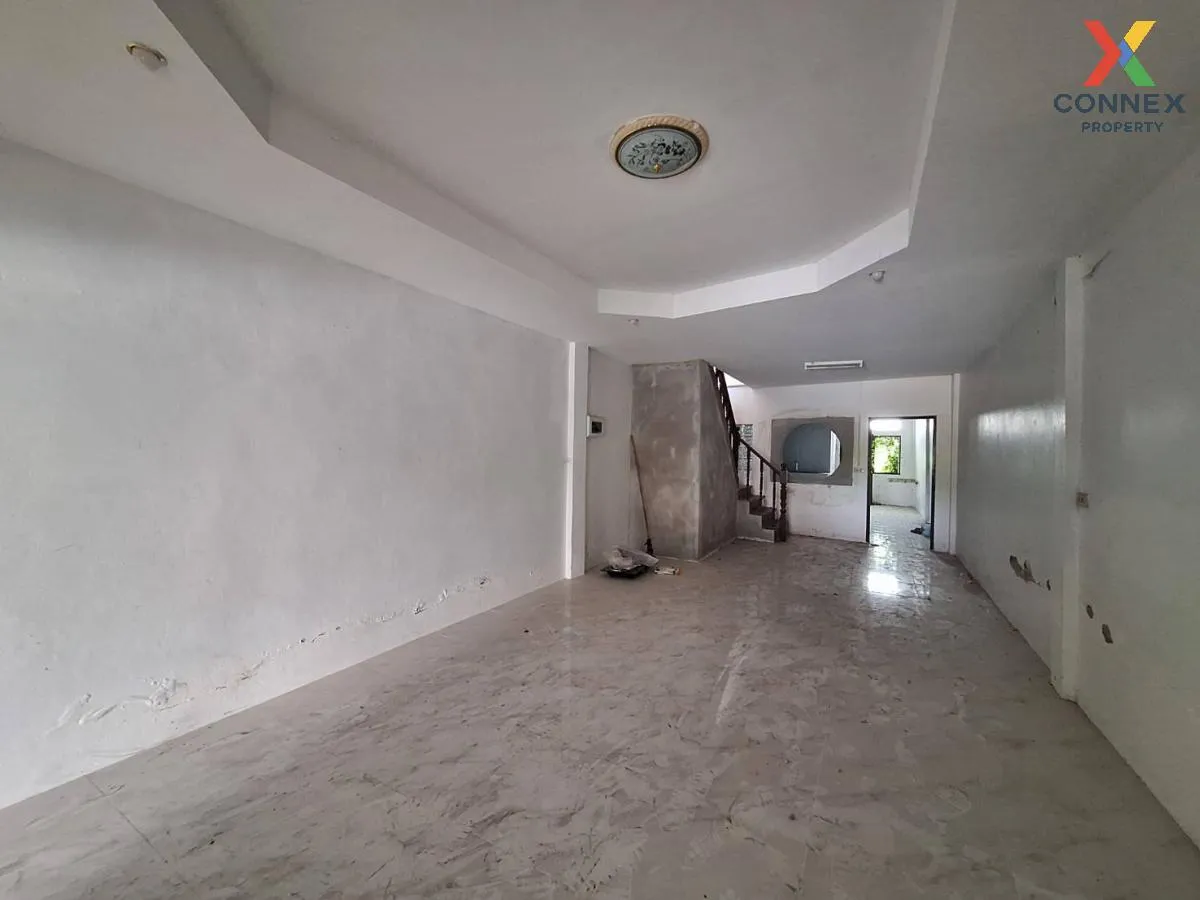 For Sale Townhouse mainroad Nakhon Phatom , Sam Khwai Phueak , mu For Sale Townhouse mainroad Nakhon Phatom , Sam Khwai Phueak , mu