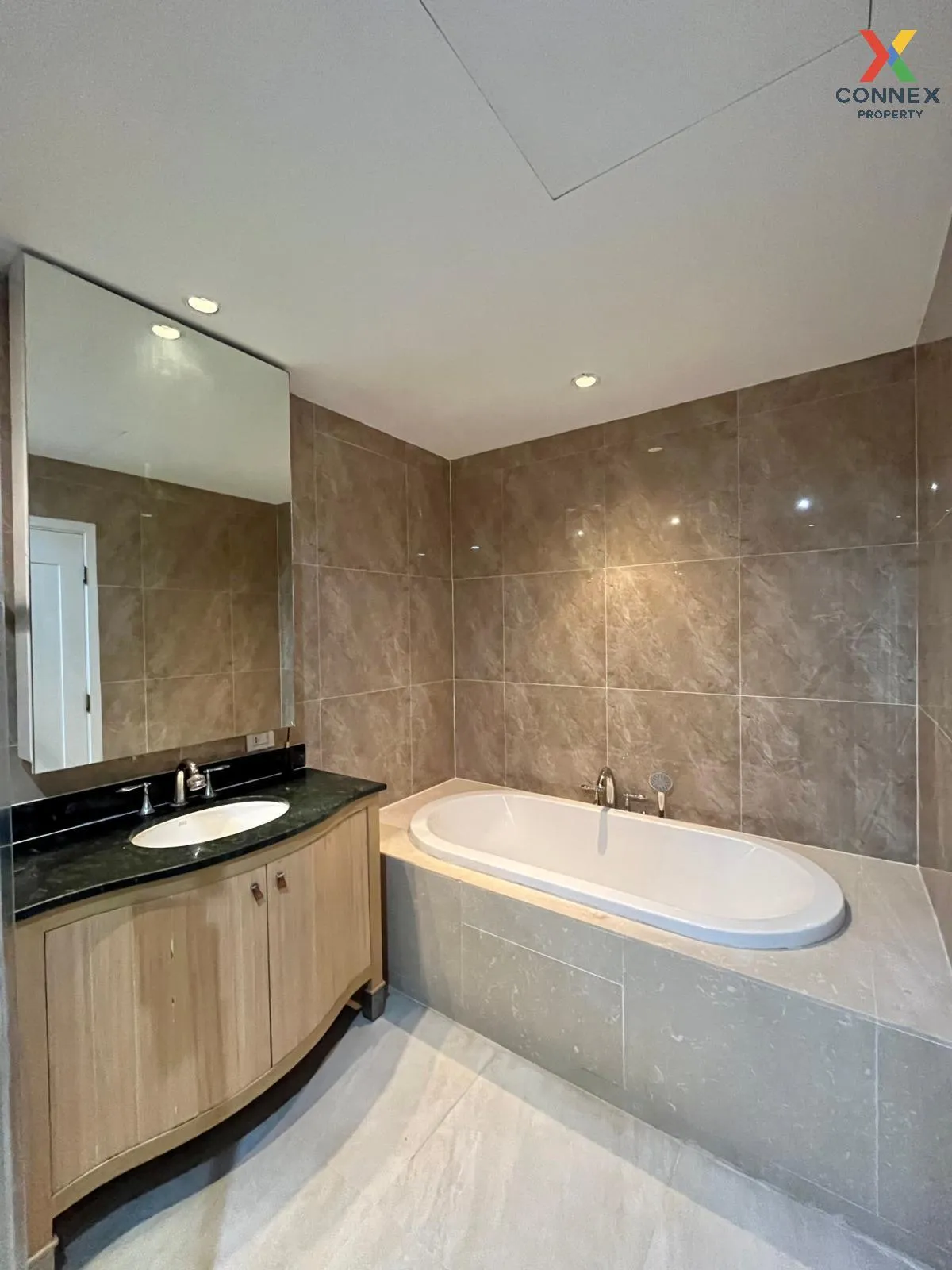 For Sale Condo , The Empire Place , BTS-Chong Nonsi , Yannawa , S For Sale Condo , The Empire Place , BTS-Chong Nonsi , Yannawa , S
