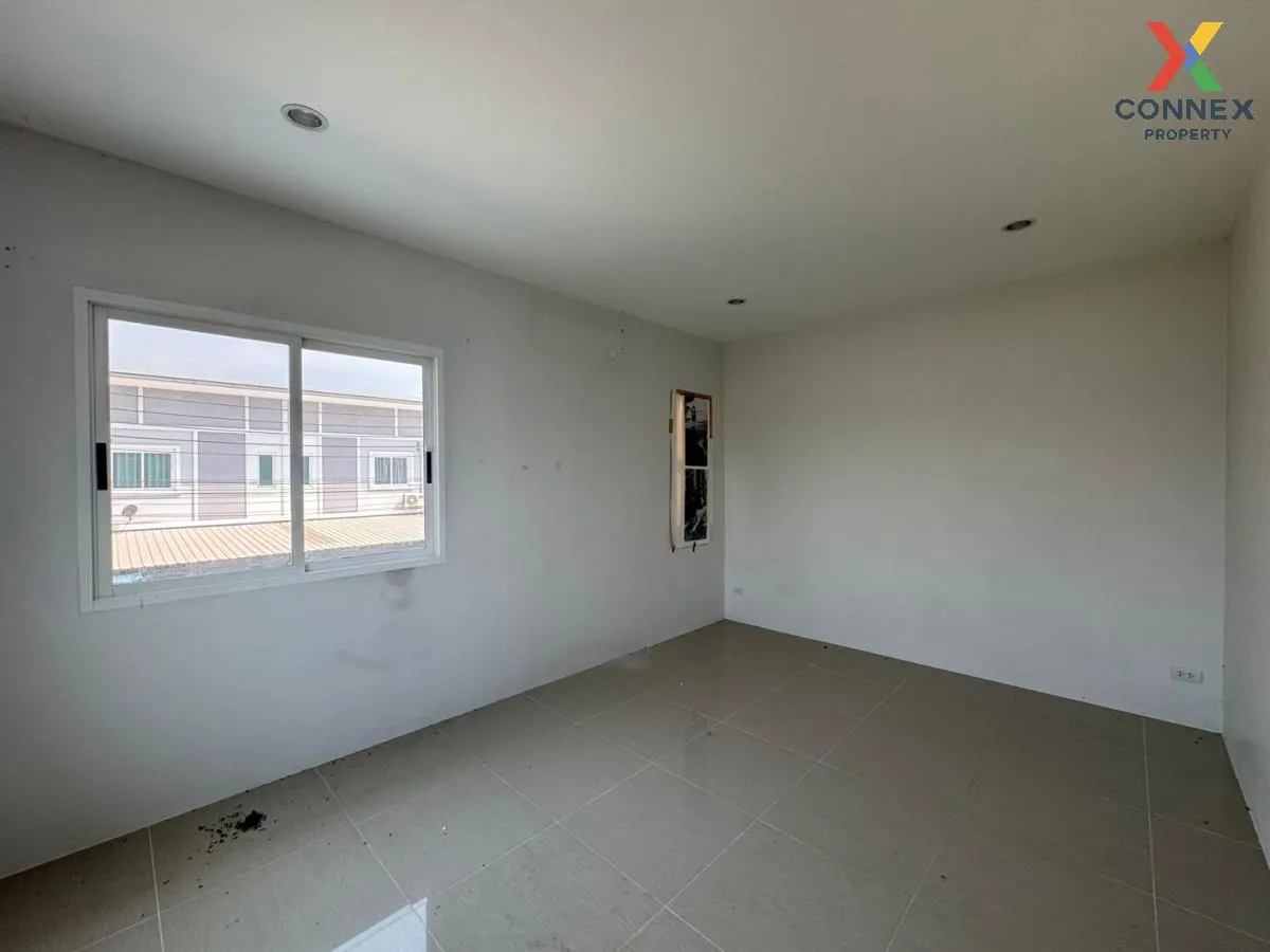 For Sale Townhouse/Townhome  , Chatluang 15 Pathum Thani , corner 2