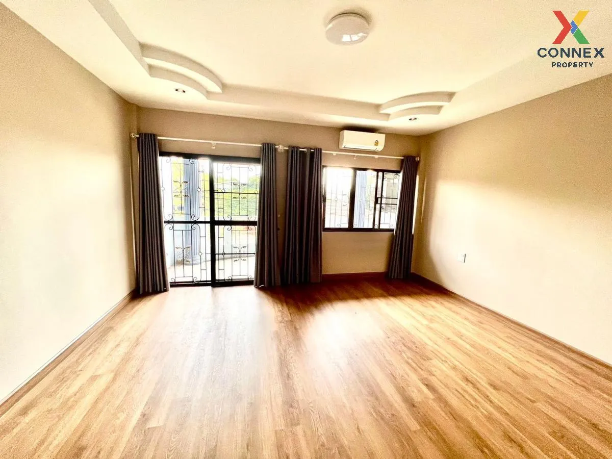 For Sale Townhouse Soi Khao Talo 9 , Nong Prue , Bang Lamung , Ch