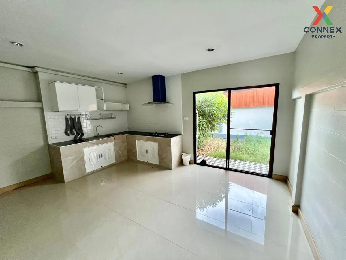 For Sale Townhouse Soi Khao Talo 9 , Nong Prue , Bang Lamung , Ch