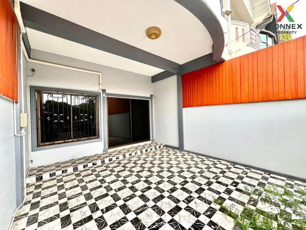 For Sale Townhouse Soi Khao Talo 9 , Nong Prue , Bang Lamung , Ch