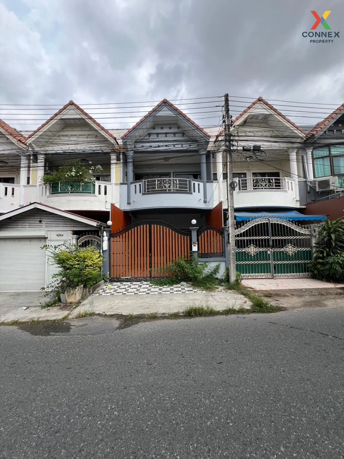 For Sale Townhouse Soi Khao Talo 9 , Nong Prue , Bang Lamung , Ch 1