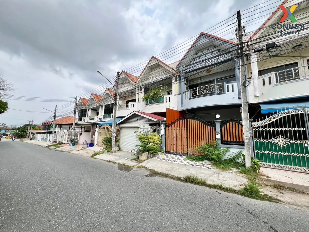 For Sale Townhouse Soi Khao Talo 9 , Nong Prue , Bang Lamung , Ch 4