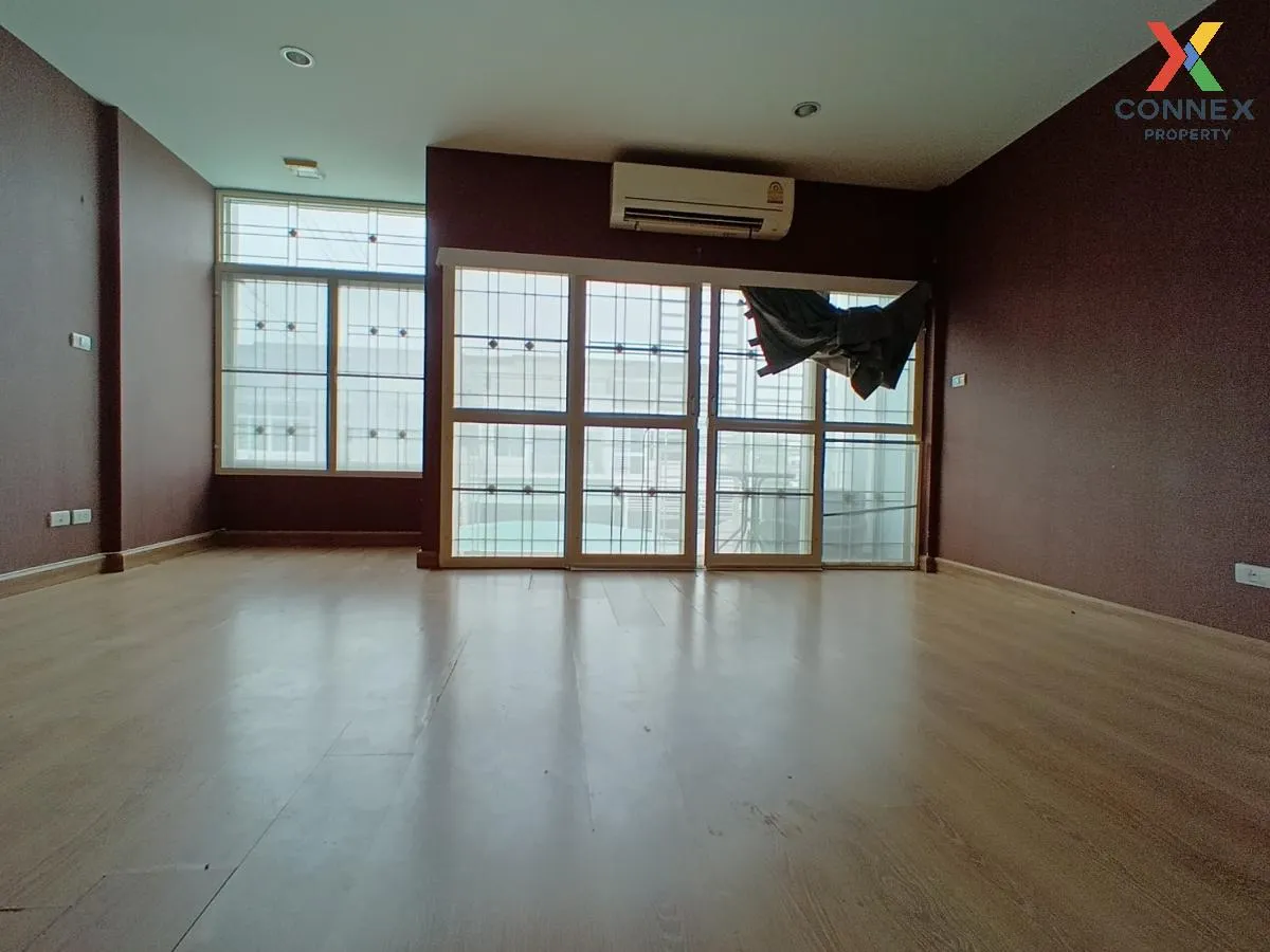 ขายทาวน์เฮ้าส์/ทาวน์โฮม  เดอะ ปาร์ค แอท แฟชั่น คันนายาว เขต บึงกุ