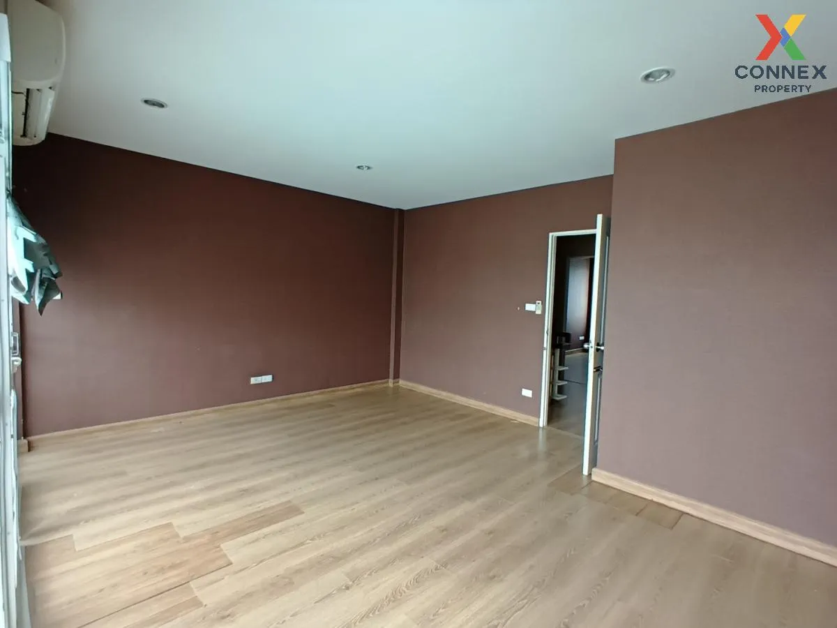 ขายทาวน์เฮ้าส์/ทาวน์โฮม  เดอะ ปาร์ค แอท แฟชั่น คันนายาว เขต บึงกุ