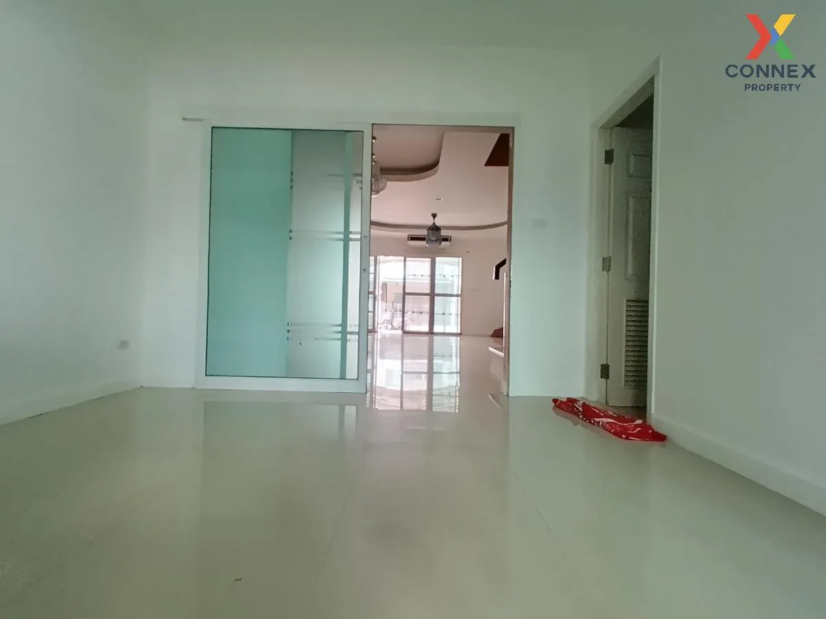 ขายทาวน์เฮ้าส์/ทาวน์โฮม  เดอะ ปาร์ค แอท แฟชั่น คันนายาว เขต บึงกุ