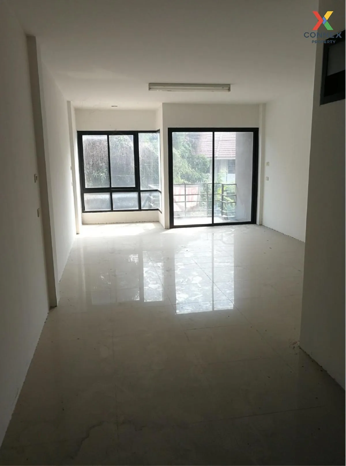 For Sale 3-storey Commercial building on the roadside, Nong Mai D For Sale 3-storey Commercial building on the roadside, Nong Mai D 2
