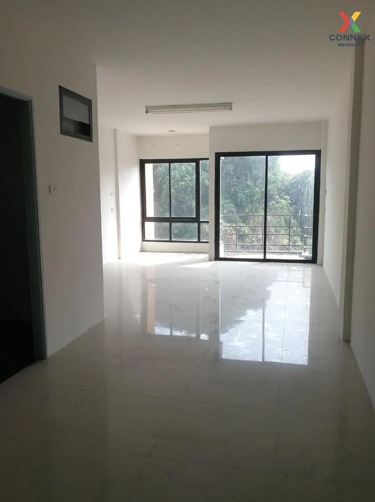 For Sale 3-storey Commercial building on the roadside, Nong Mai D For Sale 3-storey Commercial building on the roadside, Nong Mai D