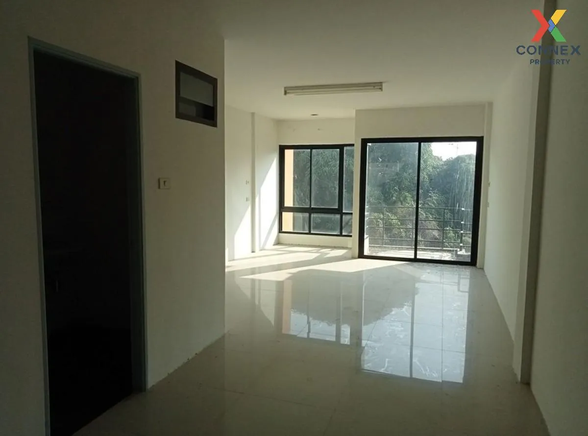 For Sale 3-storey Commercial building on the roadside, Nong Mai D For Sale 3-storey Commercial building on the roadside, Nong Mai D