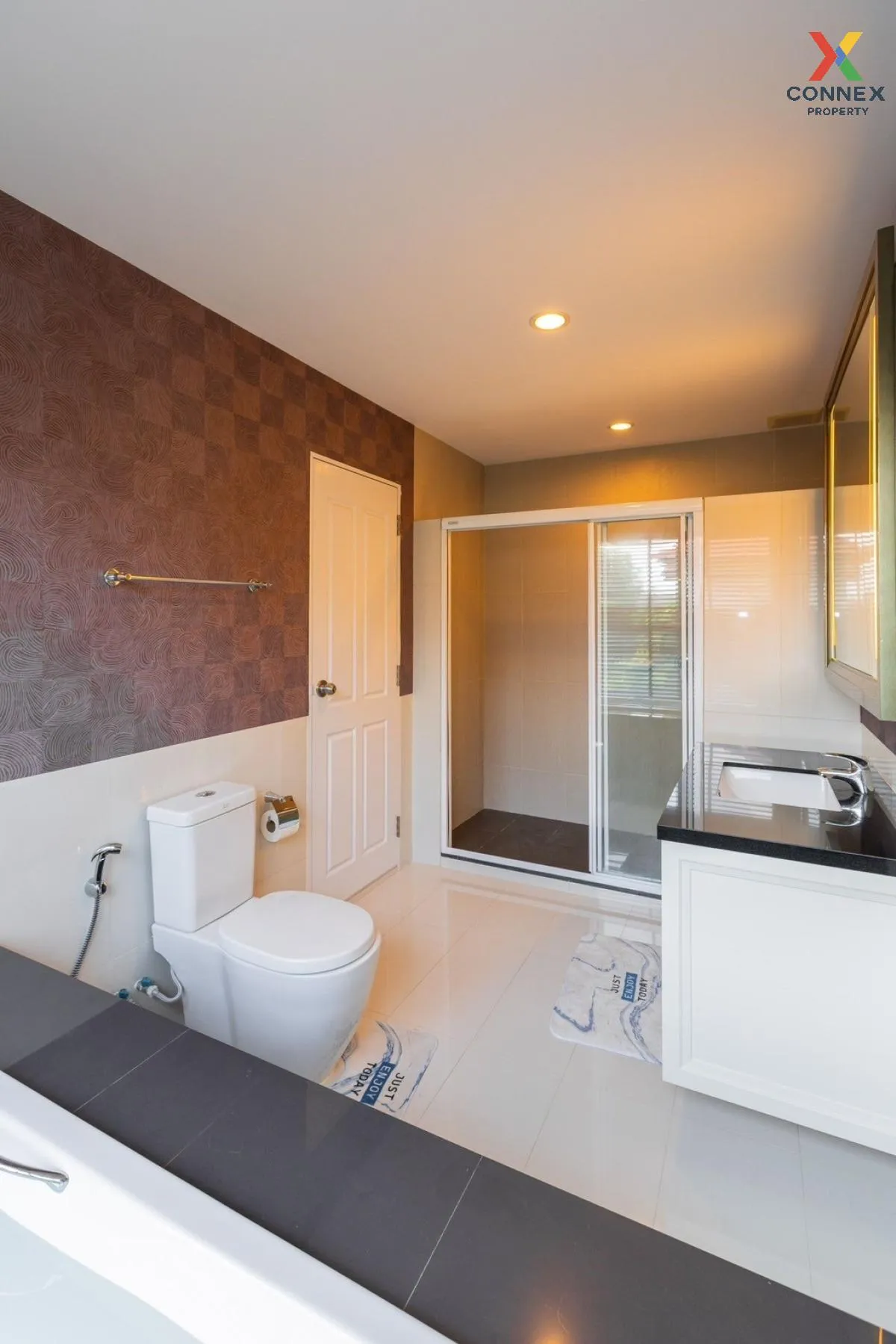 ขายบ้าน  ลัดดารมย์ อิลิแกนซ์ ศาลากลาง เชียงใหม่ ฟ้าฮ่าม เมืองเชีย ขายบ้าน  ลัดดารมย์ อิลิแกนซ์ ศาลากลาง เชียงใหม่ ฟ้าฮ่าม เมืองเชีย