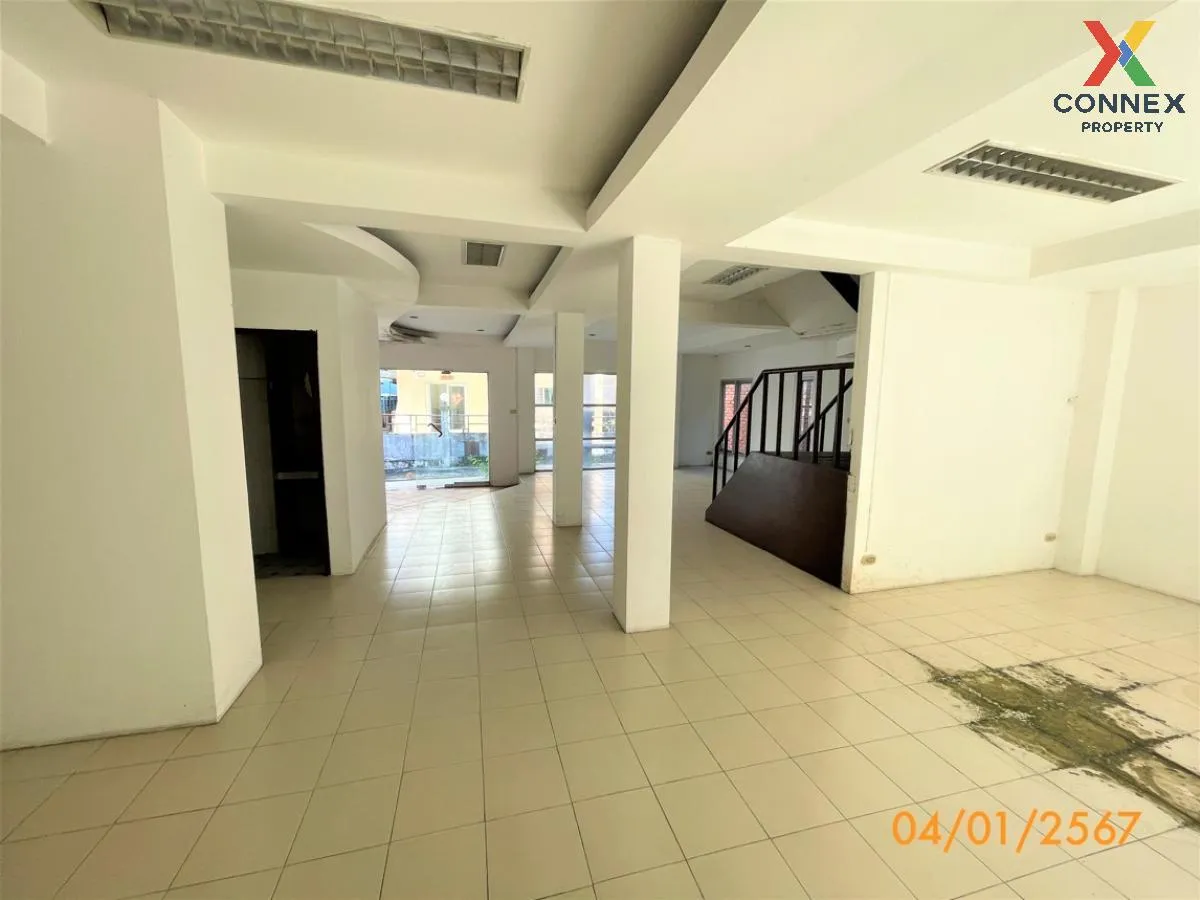 ขายบ้านพักอาศัย 4 ชั้น (โฮมออฟฟิศ) ซอย ลาดพร้าว 101 แยก 13 คลองเจ 3