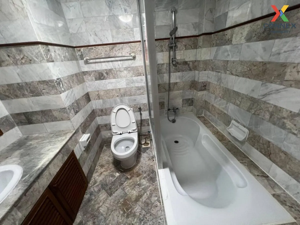 For Rent Condo , Silom Suite , BTS-Saint Louis , Silom , Bang Rak