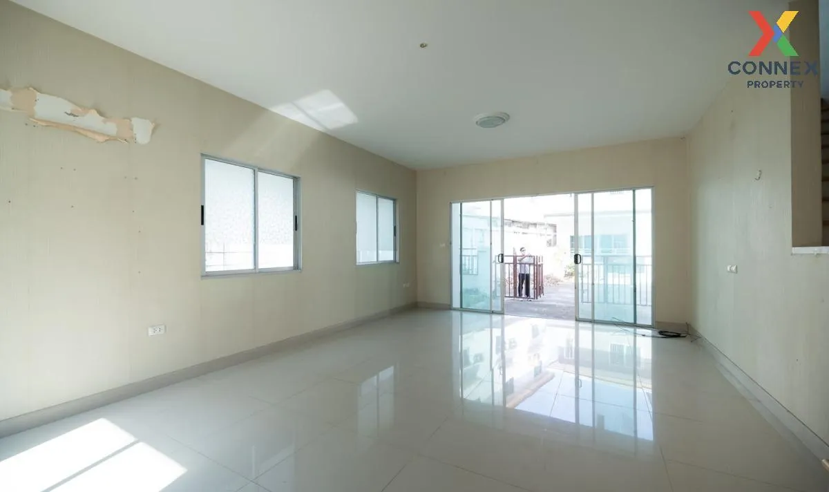 ขายทาวน์เฮ้าส์/ทาวน์โฮม  เทมโป ทาวน์ รัตนาธิเบศร์ – ไทรม้า บางรัก 4
