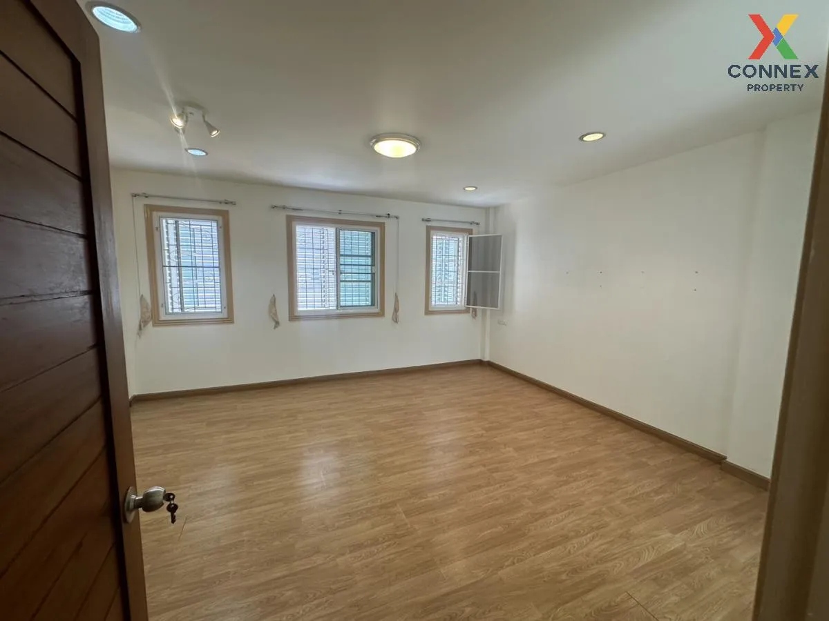 For Sale Townhouse/Townhome  , Park Rachawadee , Bang Mot , Chom  For Sale Townhouse/Townhome  , Park Rachawadee , Bang Mot , Chom