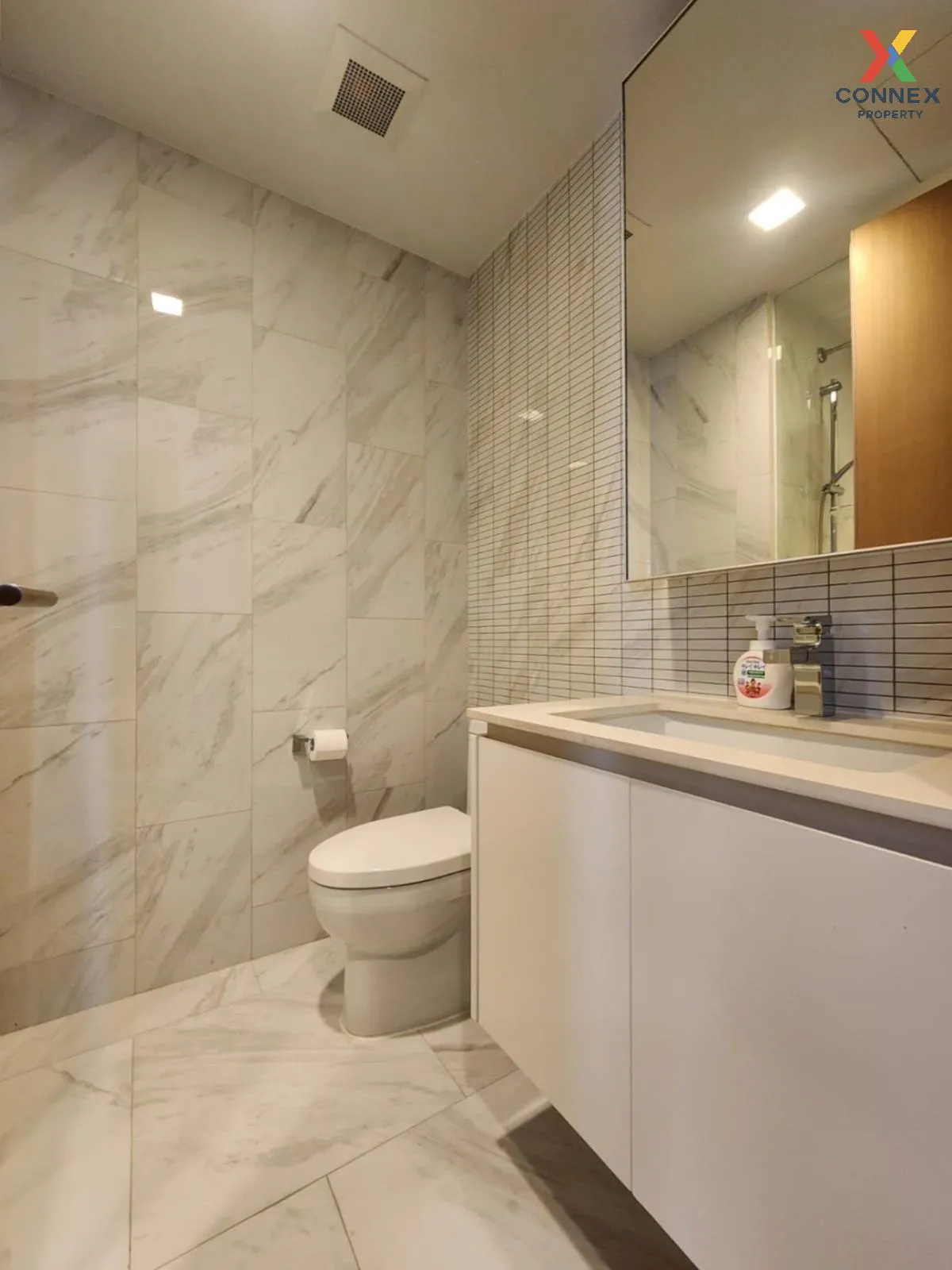 เช่าคอนโด  ไฮด์ สุขุมวิท 11 BTS-นานา คลองเตยเหนือ เขต วัฒนา กรุงเ