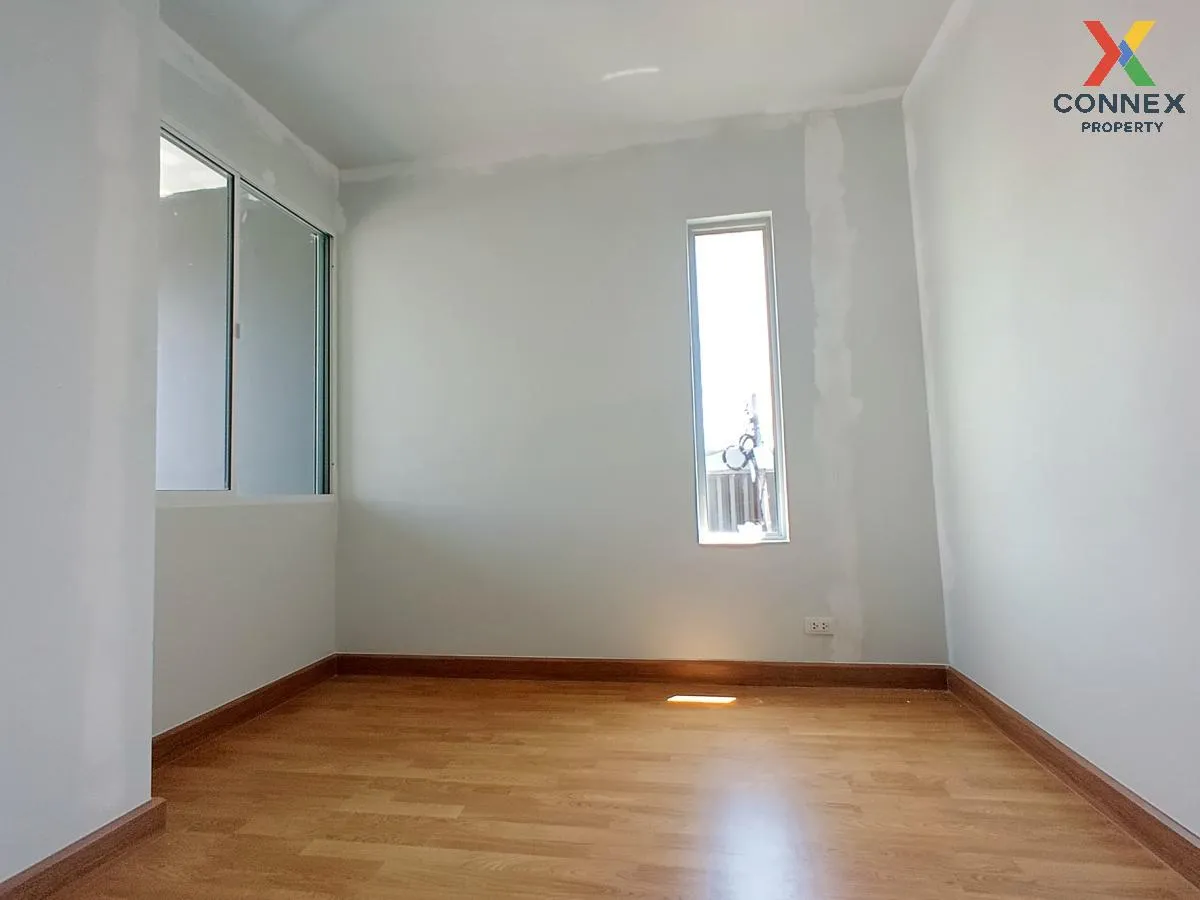 ขายทาวน์เฮ้าส์/ทาวน์โฮม  เดอะคัลเลอร์ส พรีเมียม วงแหวน-รามอินทรา 