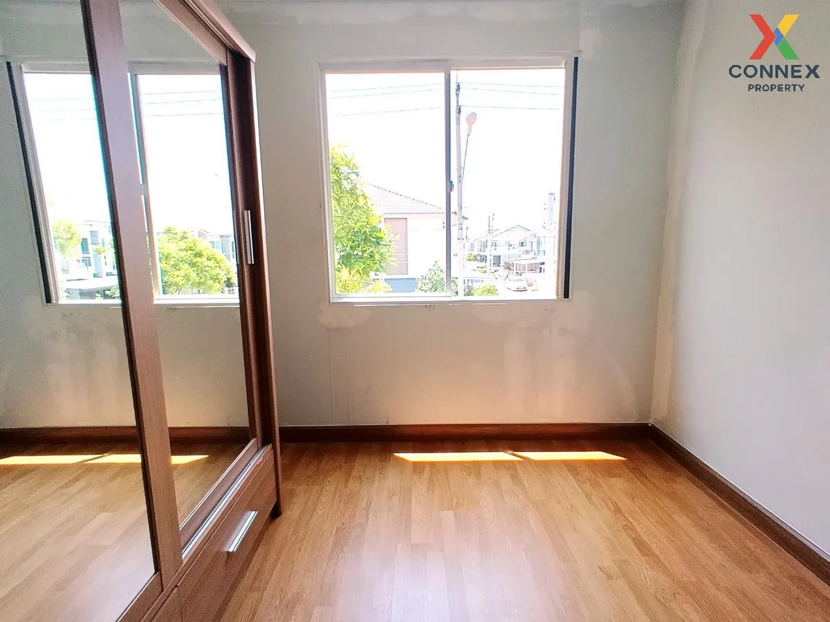 ขายทาวน์เฮ้าส์/ทาวน์โฮม  เดอะคัลเลอร์ส พรีเมียม วงแหวน-รามอินทรา 